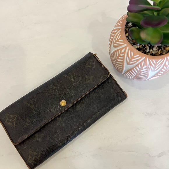 Louis Vuitton wallet - Picture 2 of 6